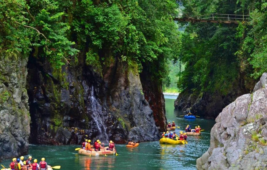 Pacuare Rafting River Tour